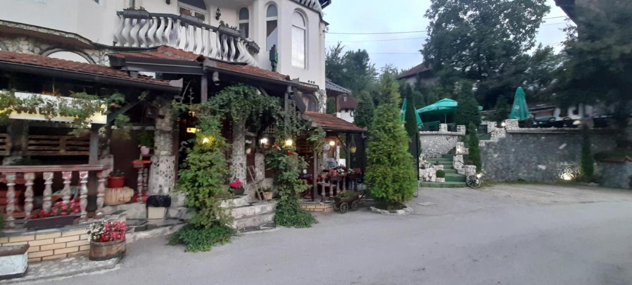 Apartments Daut'S Tower Sarajevo Ngoại thất bức ảnh